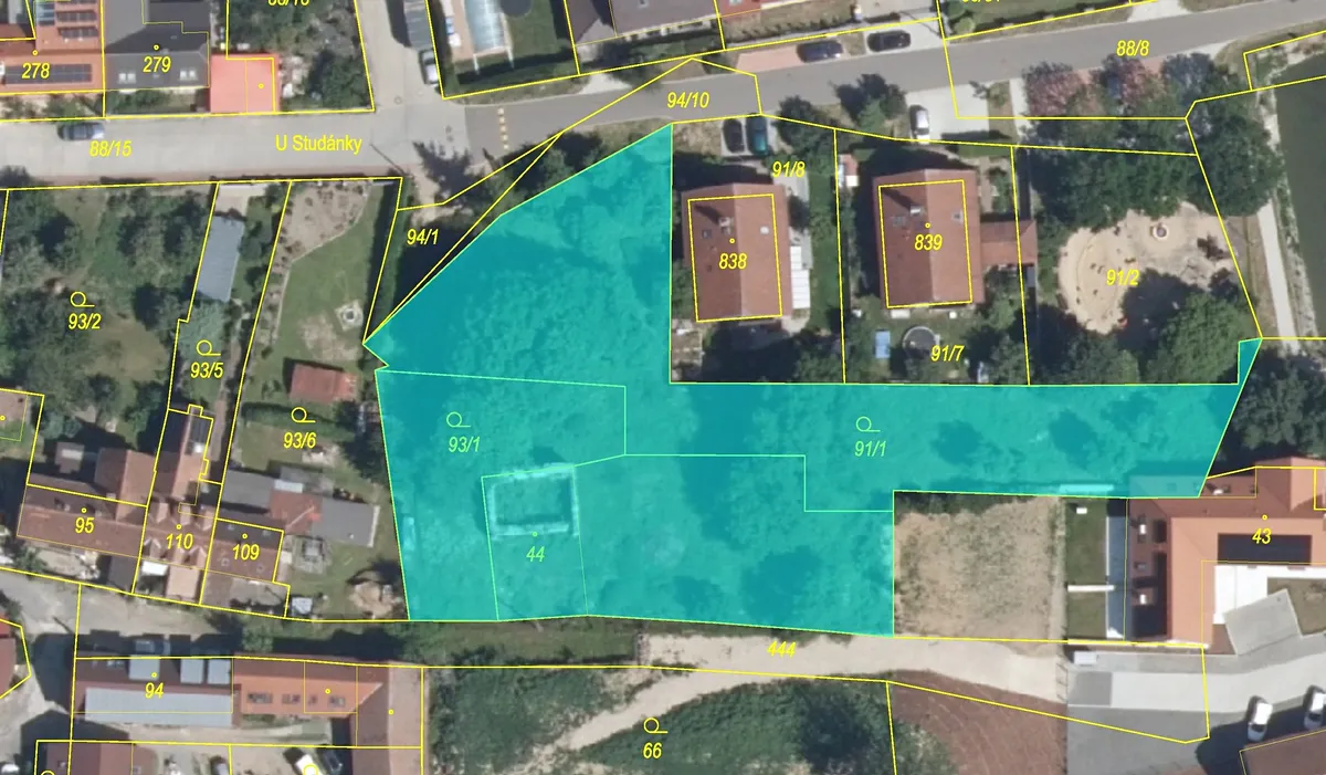 Prodej stavebního pozemku 2542 m²